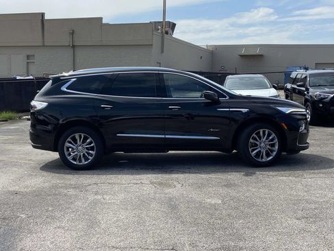 Used 2023 Buick Enclave Avenir w/ Avenir Technology Package FWD image 2
