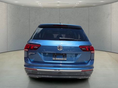 Used 2020 Volkswagen Tiguan SE w/ Panoramic Sunroof Package FWD image 4