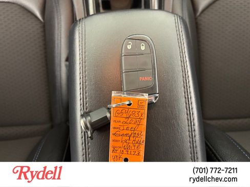 Used 2024 Jeep Compass Latitude image 21