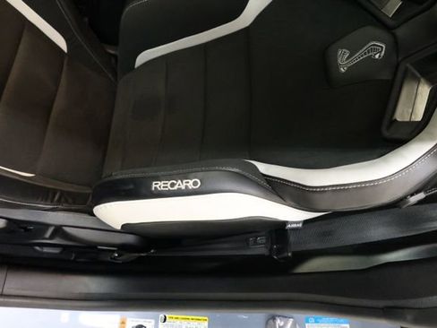 Used 2022 Ford Mustang Shelby GT500 w/ Carbon Fiber Track Pack image 86