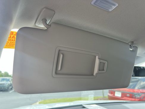 Used 2024 Volkswagen Atlas SE FWD image 26