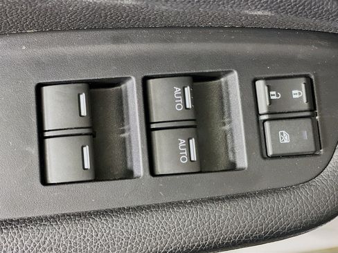 Used 2021 Honda Pilot Touring image 15