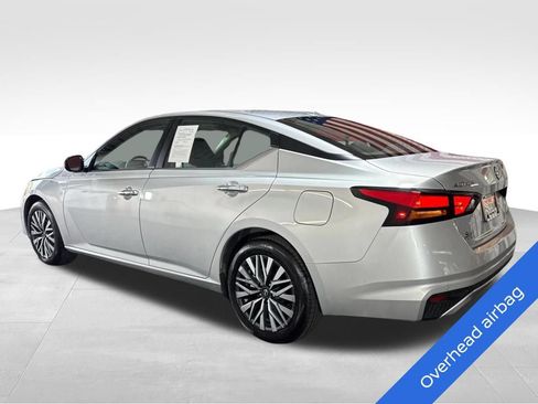 Used 2023 Nissan Altima 2.5 SV w/ SV Premium Package AWD/4WD image 7