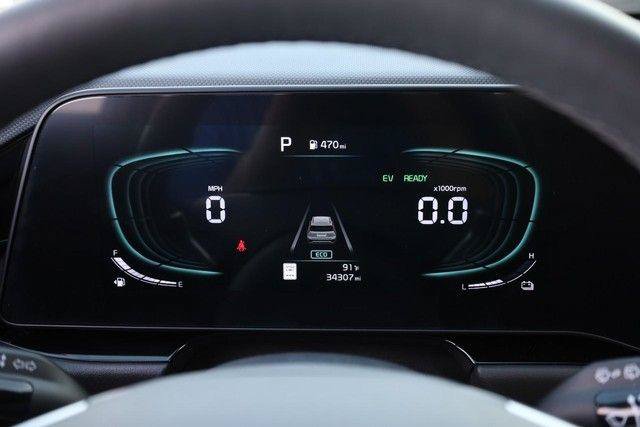 Used 2024 Kia Niro SX Touring FWD image 11