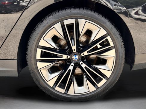 Used 2025 BMW 540i xDrive AWD/4WD image 35