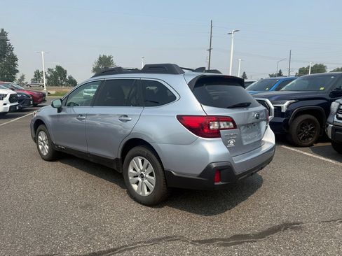 Used 2019 Subaru Outback 2.5i Premium AWD/4WD image 2