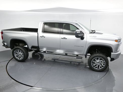 Used 2020 Chevrolet Silverado 2500 High Country w/ Z71 Off-Road Package AWD/4WD image 40