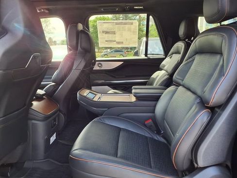 New 2026 Lincoln Navigator L Black Label AWD/4WD image 8