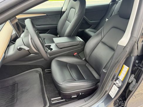 Used 2022 Tesla Model 3 Long Range AWD/4WD image 9