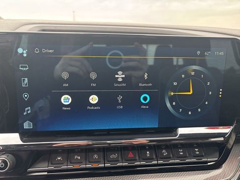 Used 2022 Chevrolet Silverado 1500 ZR2 w/ Technology Package image 31