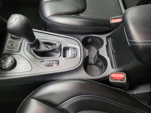 Used 2020 Jeep Cherokee Latitude Plus w/ Cold Weather Group image 26