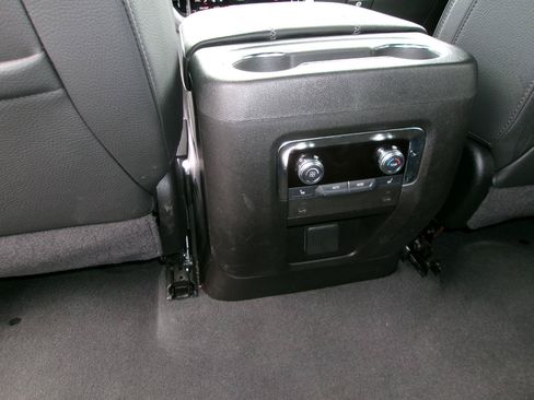 Certified 2025 GMC Yukon Denali AWD/4WD image 13
