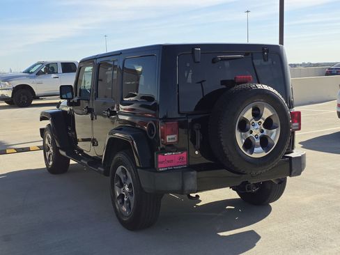 Used 2017 Jeep Wrangler Unlimited Sahara w/ Max Tow Package image 8