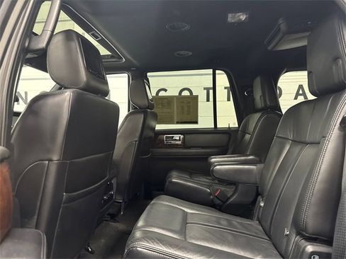Used 2015 Lincoln Navigator 4WD image 16