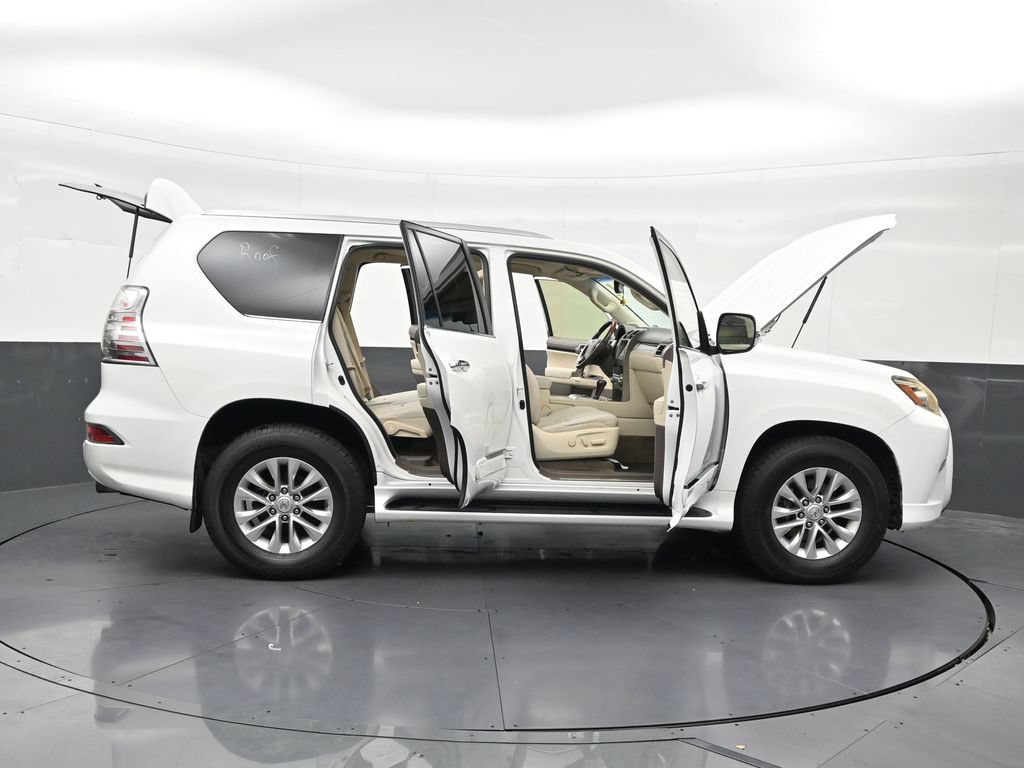 Used 2015 Lexus GX 460 w/ Premium Package AWD/4WD image 32