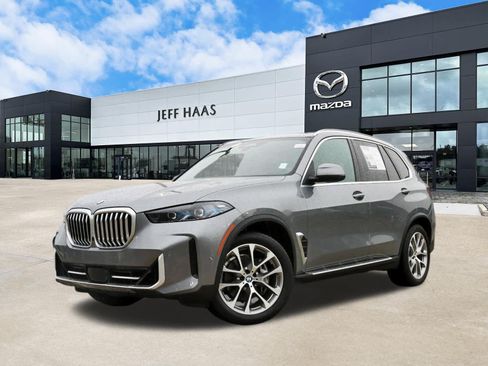 Used 2025 BMW X5 xDrive40i AWD/4WD image 1