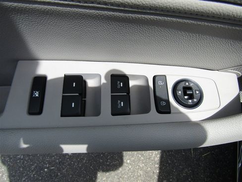Used 2015 Hyundai Sonata Limited w/ Option Group 05 FWD image 15