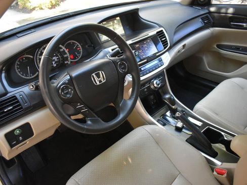 Used 2015 Honda Accord EX-L image 10