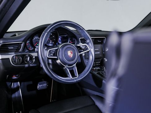 Used 2017 Porsche 911 Carrera 4 image 24