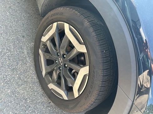 Used 2023 Kia Telluride S w/ S Sunroof Package AWD/4WD image 2