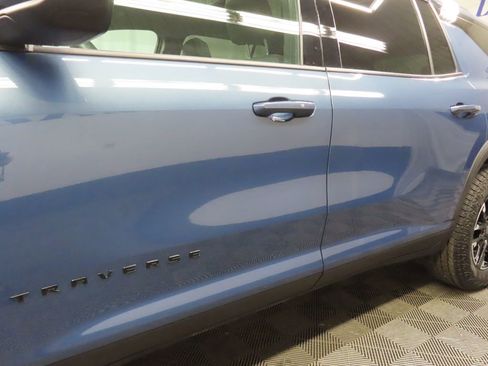 Used 2025 Chevrolet Traverse Z71 w/ LPO, Floor Liner Package AWD/4WD image 40