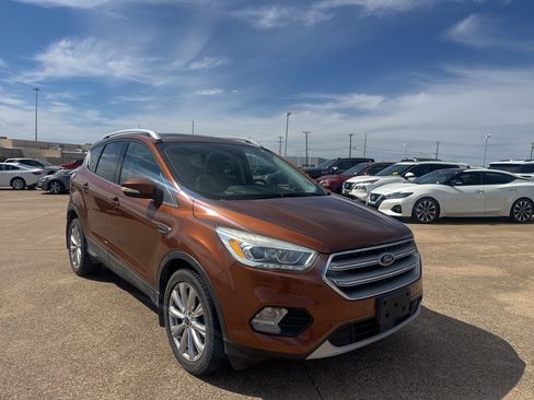 Used 2017 Ford Escape Titanium image 1