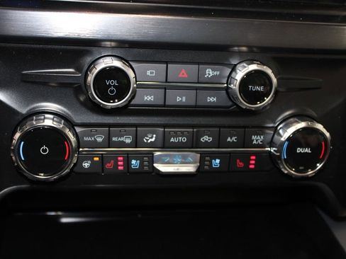 New 2026 Ford F250 Lariat w/ Black Appearance Package image 49