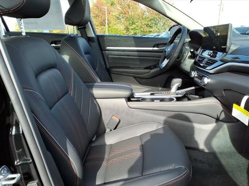 New 2025 Nissan Altima 2.5 SR image 7