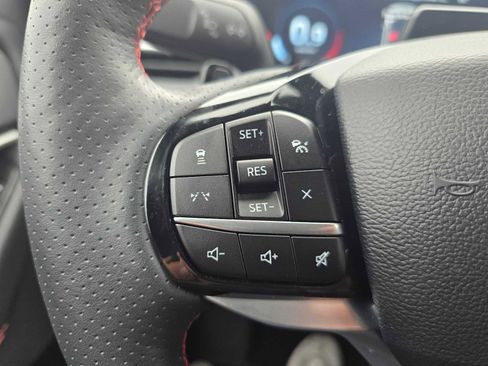 Used 2025 Ford Explorer ST image 37