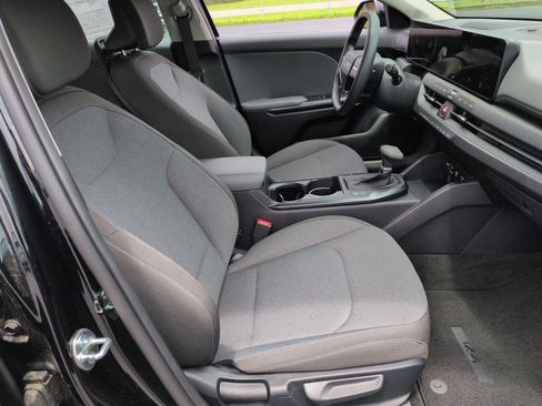 Used 2025 Kia K4 FWD image 33