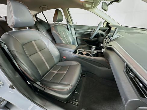 Used 2024 Nissan Altima 2.5 SR FWD image 29