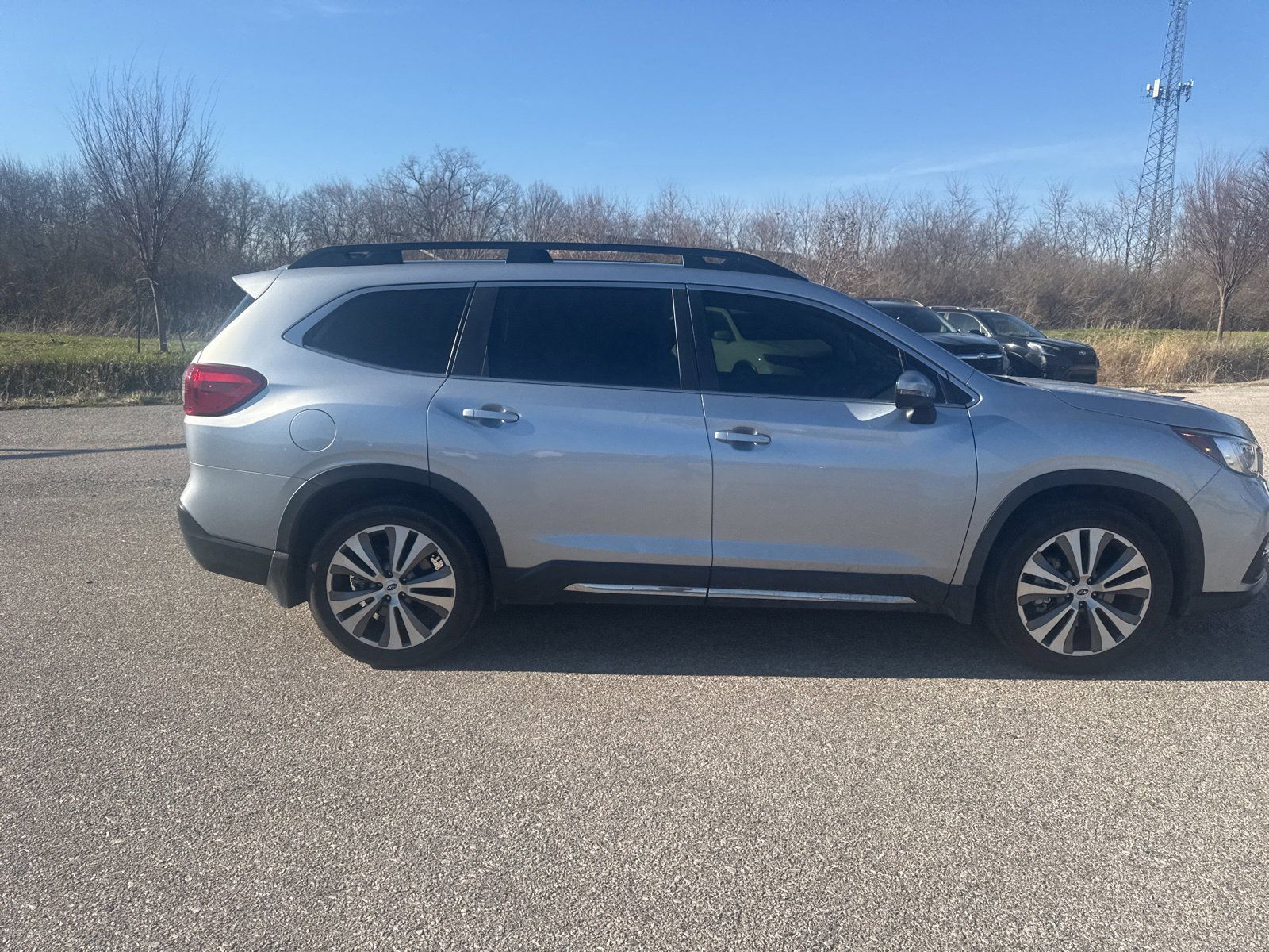 Used 2022 Subaru Ascent Limited w/ Technology Package AWD/4WD image 5