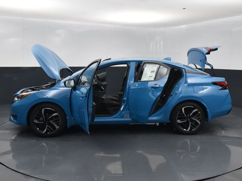 Certified 2025 Nissan Versa SR w/ Trunk Package image 41