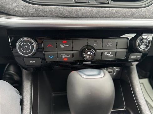 New 2026 Jeep Compass Latitude w/ Mopar All Weather Package AWD/4WD image 19