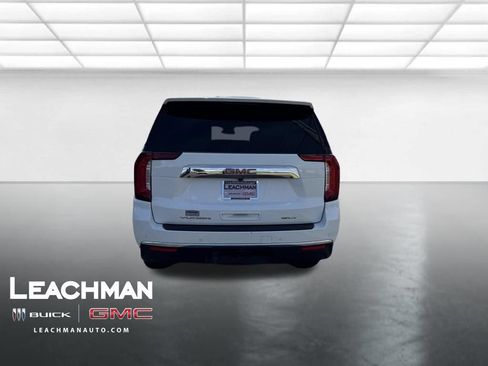Used 2023 GMC Yukon XL SLT w/ SLT Premium Package AWD/4WD image 5