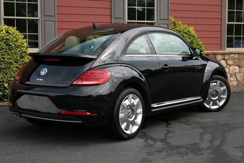 Used 2019 Volkswagen Beetle 2.0T SE w/ SE Premium Package FWD image 5