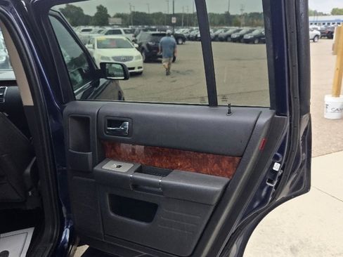 Used 2011 Ford Flex Limited w/ Class III Trailer Tow Pkg image 14