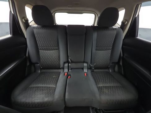 Used 2018 Nissan Rogue S FWD image 25