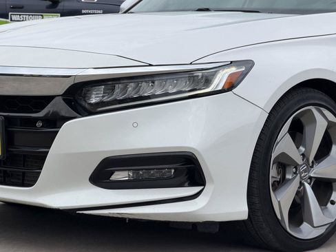 Used 2020 Honda Accord Touring image 9