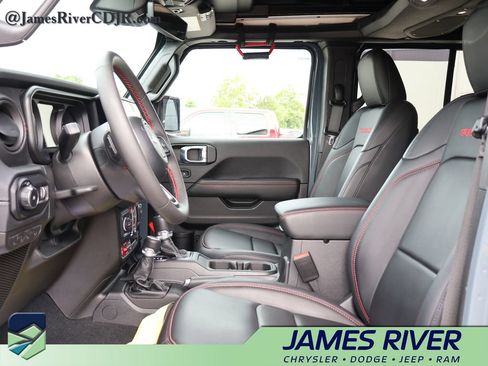 Used 2024 Jeep Wrangler Unlimited Rubicon AWD/4WD image 22