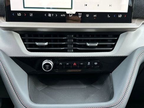New 2026 Ford Explorer Active RWD image 27