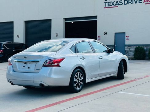 Used 2013 Nissan Altima 2.5 S FWD image 9