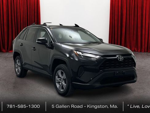 Certified 2022 Toyota RAV4 XLE w/ Convenience Package image 3