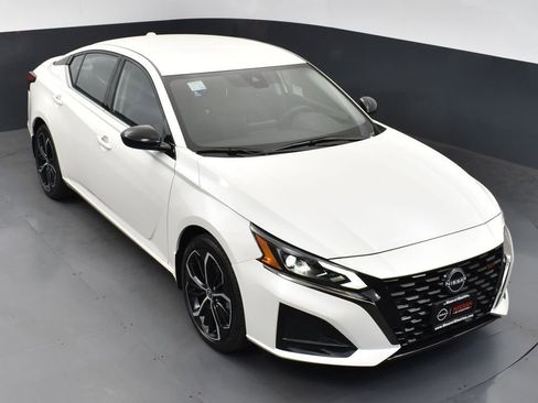 New 2025 Nissan Altima 2.5 SR image 44