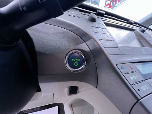 Used 2012 Toyota Prius Four FWD image 17