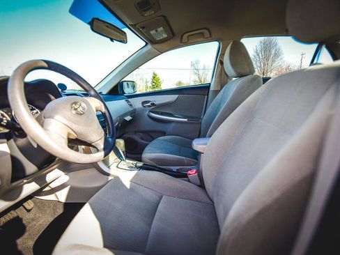 Used 2011 Toyota Corolla LE image 20