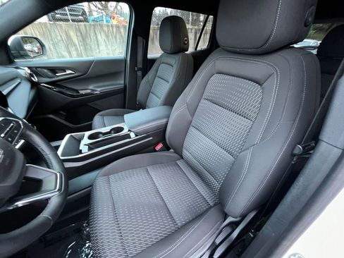 Used 2025 Chevrolet Equinox LT image 36