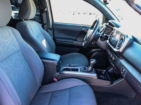 Used 2019 Toyota Tacoma TRD Off-Road image 20