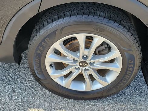 Used 2021 Kia Telluride LX FWD image 28