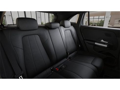 New 2026 Mercedes-Benz GLA 250 4MATIC image 5